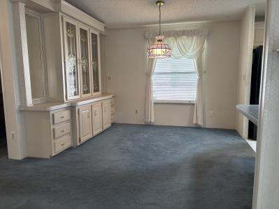 Photo 5 of 8 of home located at 23 E Hampton Dr Auburndale, FL 33823