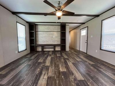 Photo 4 of 24 of home located at 116 Lillian #Ll116 Conroe, TX 77301
