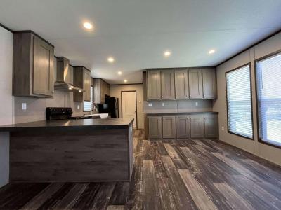 Photo 6 of 24 of home located at 116 Lillian #Ll116 Conroe, TX 77301