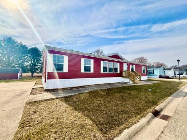 Photo 1 of 2 of home located at 855 E Mishawaka Rd. #32 Elkhart, IN 46517