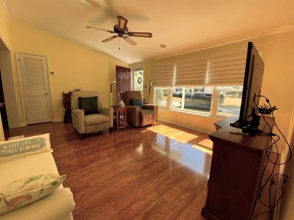 1990 VIRG 56228 Mobile Home