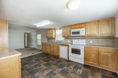 Photo 4 of 22 of home located at 106 Coral Crest Dr Lot 181 Valrico, FL 33594