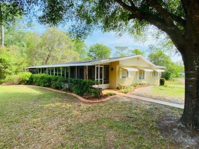 Mobile Home at 830 Lemon Avenue Lake Helen, FL 32744