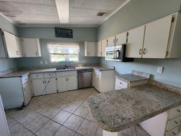 1985 Homes of Merit St. Croix Mobile Home