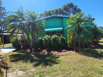 Photo 3 of 20 of home located at 19251 Indian Wells Court North Fort Myers, FL 33903