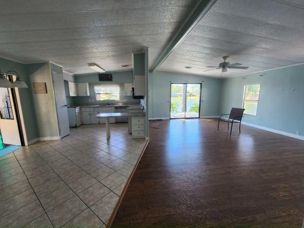 1985 Homes of Merit St. Croix Mobile Home