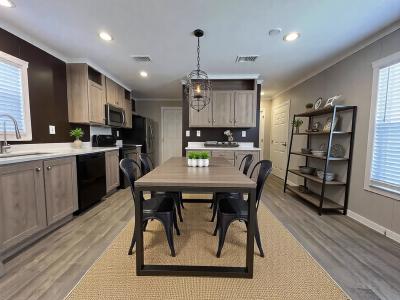 Photo 5 of 8 of home located at 122 Eloise #El122 Conroe, TX 77301