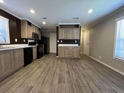 Photo 6 of 8 of home located at 122 Eloise #El122 Conroe, TX 77301