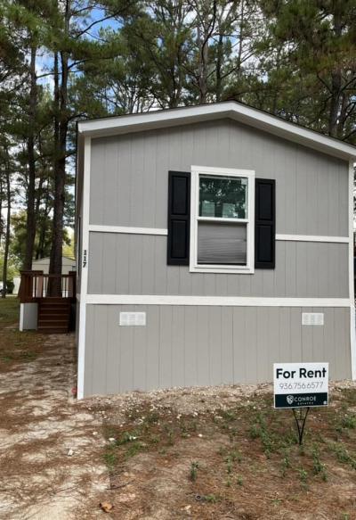 Photo 2 of 33 of home located at 117 Sharon #Sh117 Conroe, TX 77301