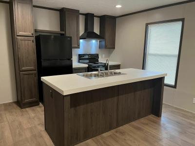 Photo 5 of 33 of home located at 117 Sharon #Sh117 Conroe, TX 77301