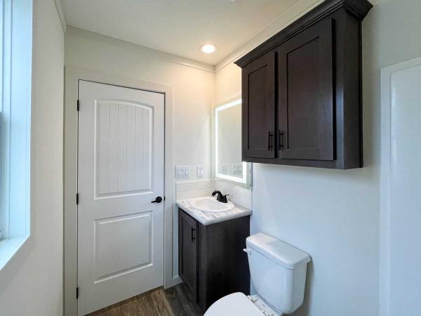 Oak Creek Homes Y6 Manufactured Home