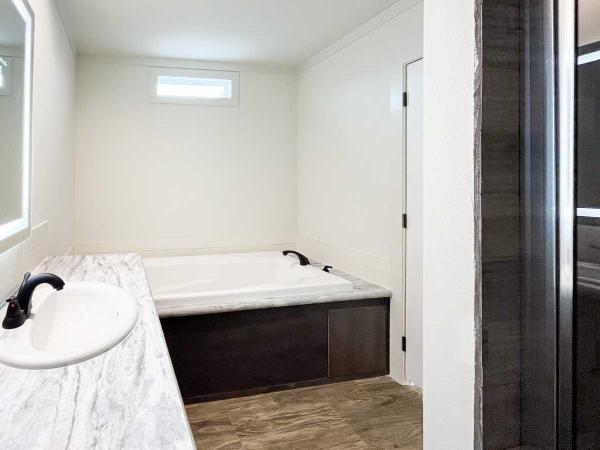 Oak Creek Homes Y6 Manufactured Home