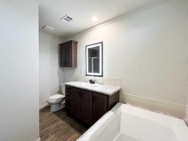 Oak Creek Homes Y6 Manufactured Home