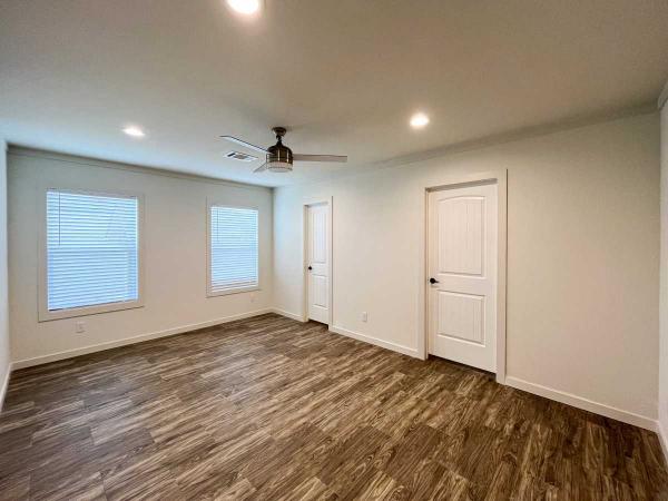 Oak Creek Homes Y6 Manufactured Home