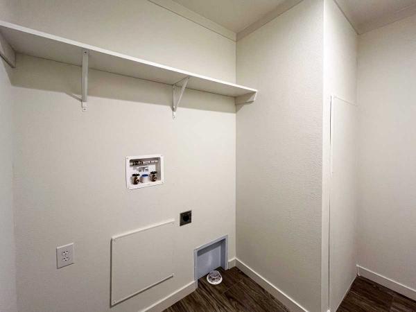 Oak Creek Homes Y6 Manufactured Home