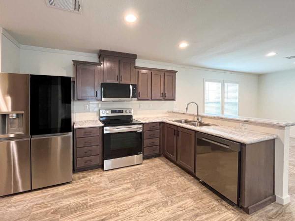 Oak Creek Homes Y6 Manufactured Home