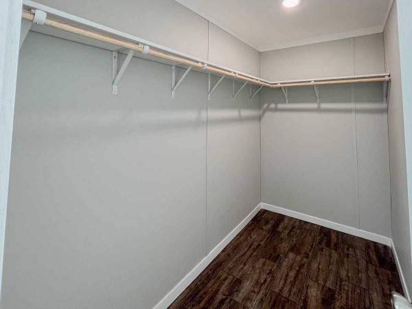 Oak Creek Homes 376 Manufactured Home