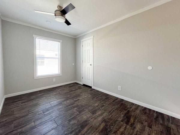 Oak Creek Homes 376 Manufactured Home