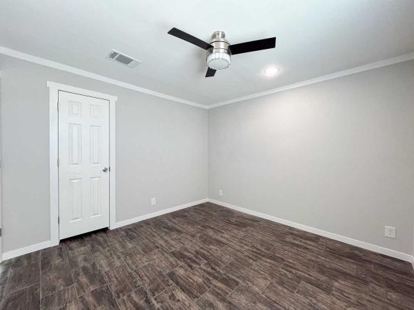 Oak Creek Homes 376 Manufactured Home