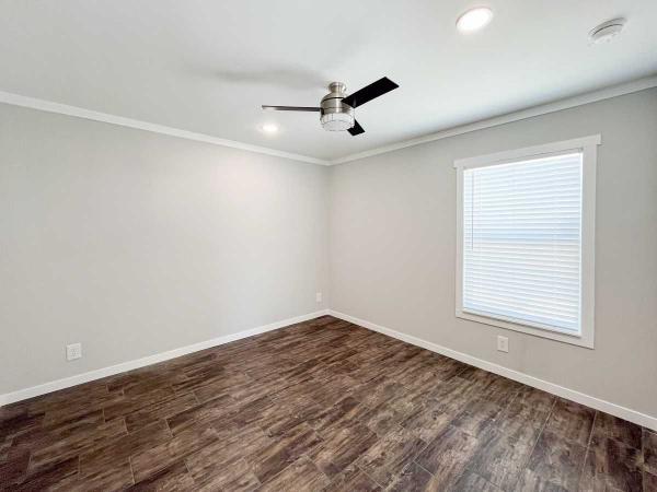 Oak Creek Homes 376 Manufactured Home