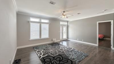 Photo 3 of 18 of home located at 725 Bishop Dr Lady Lake, FL 32159