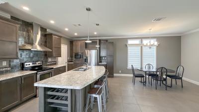 Photo 5 of 18 of home located at 725 Bishop Dr Lady Lake, FL 32159