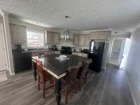 2022 57COM16763QH22 Mobile Home