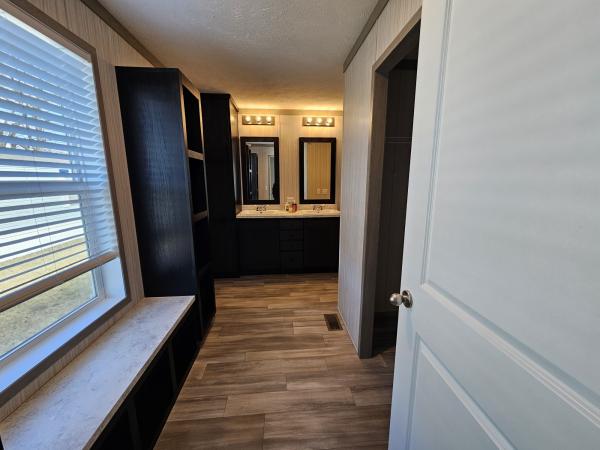 2024 Clayton 5228-E785 Pulse Mobile Home
