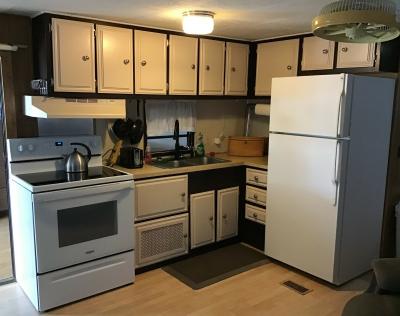 Photo 5 of 11 of home located at 37533 Clemence St Zephyrhills, FL 33541