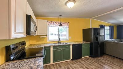 Photo 2 of 14 of home located at 117 Magnolia Dr Lady Lake, FL 32159