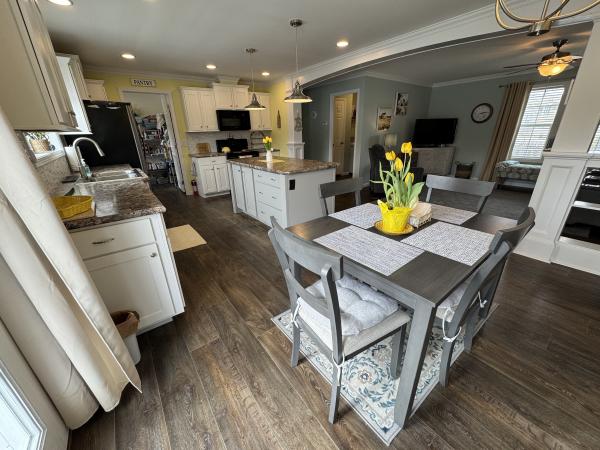 2018 Commodore 55497 Mobile Home