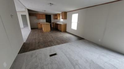 Photo 4 of 19 of home located at 25898 I-30 Frontage Rd Bryant, AR 72022
