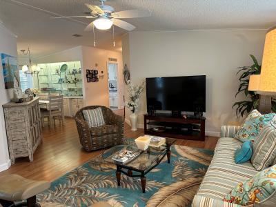 Photo 3 of 18 of home located at 1021 West Lakeview Drive Sebastian, FL 32958
