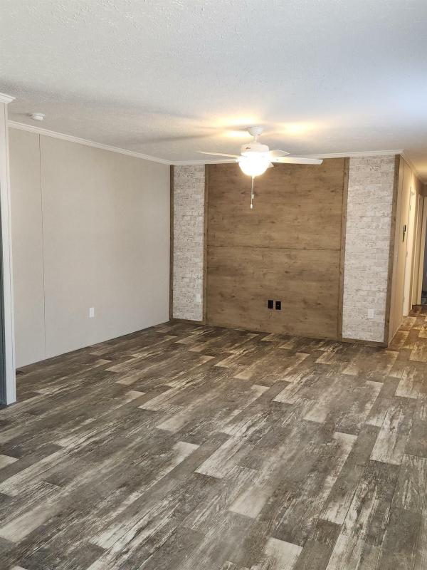 2023 Clayton 49 56GEM16663BH23  Home
