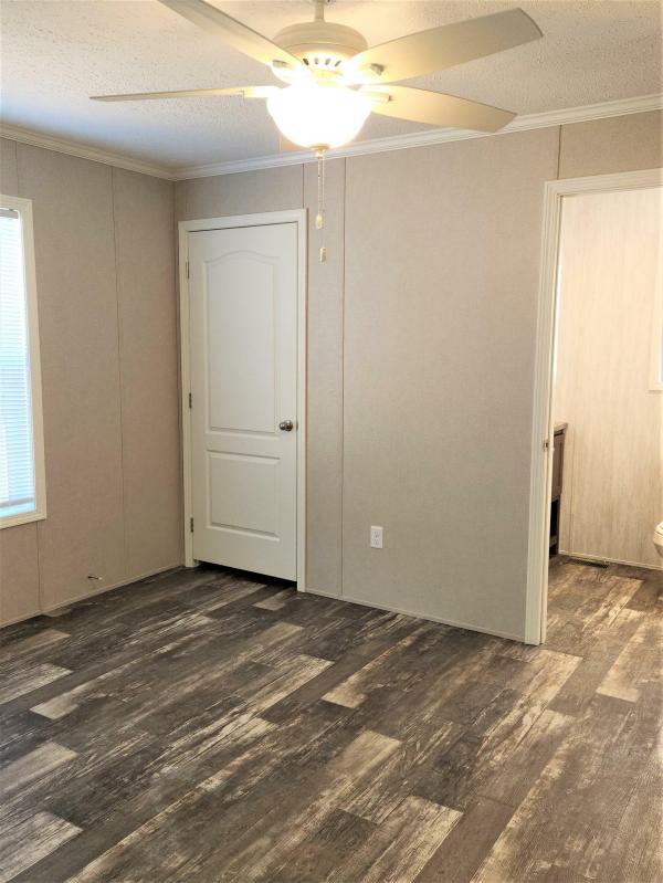 2023 Clayton 49 56GEM16663BH23  Home