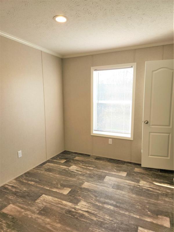 2023 Clayton 49 56GEM16663BH23  Home