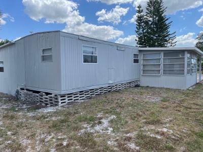 Photo 4 of 16 of home located at 68 Ann Way E Winter Haven, FL 33880