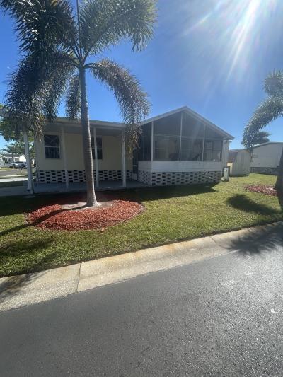 Mobile Home at 9036 Grosse Pointe Cir Tampa, FL 33635