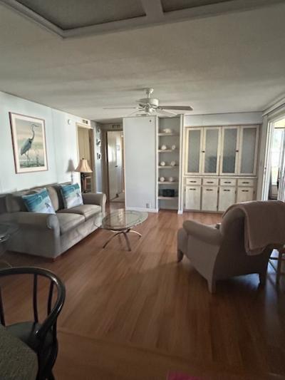 Photo 7 of 8 of home located at 5471 Whitehaven Lane Sarasota, FL 34233