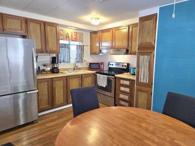 Photo 4 of 28 of home located at 17825 N . 7th St. #34 Phoenix, AZ 85022