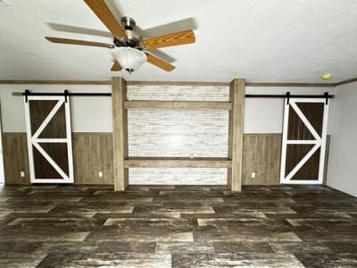 Photo 3 of 17 of home located at 63 County Road 3470 N Cleveland, TX 77327