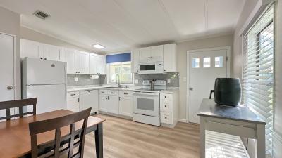Photo 4 of 15 of home located at 120 W Pine Dr Lady Lake, FL 32159