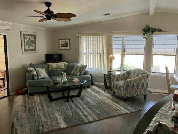 1985 SCHU HS Manufactured Home