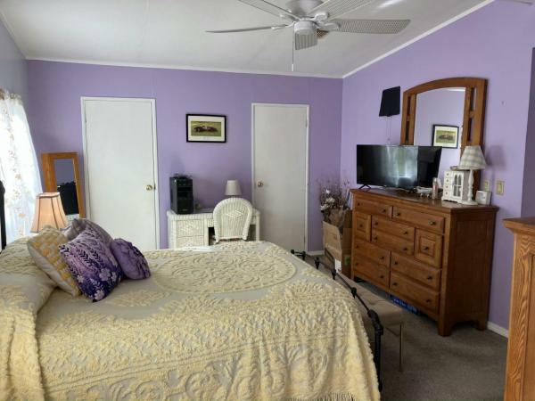1985 SCHU HS Manufactured Home