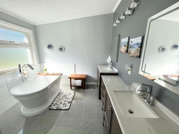 1990 PALM Manufactured Home