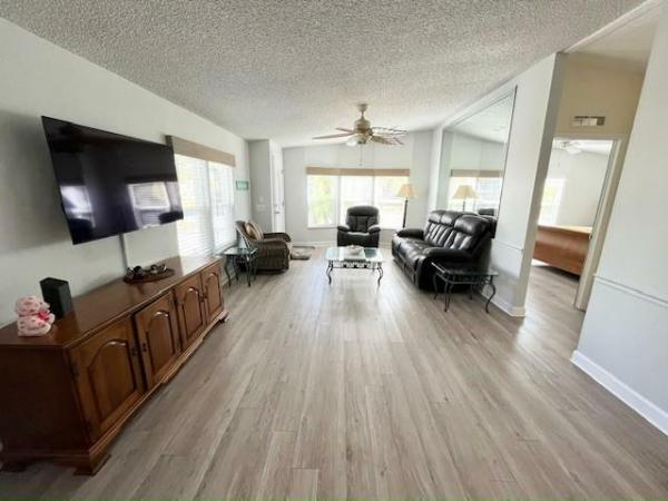 1990 PALM Manufactured Home