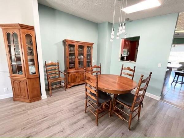 1990 PALM Manufactured Home
