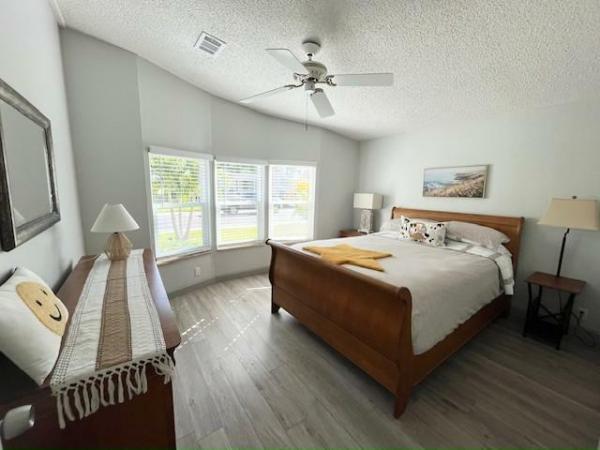 1990 PALM Manufactured Home