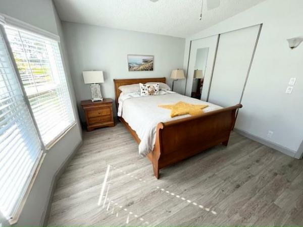 1990 PALM Manufactured Home