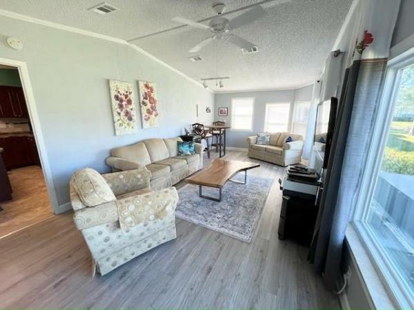 1990 PALM Manufactured Home